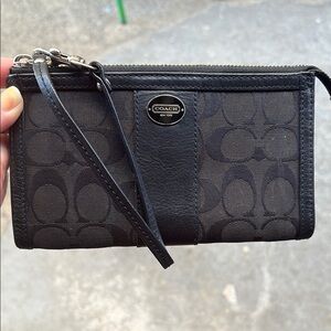 Coach Signature Black Wristlet